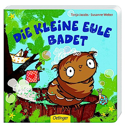 Die kleine Eule badet